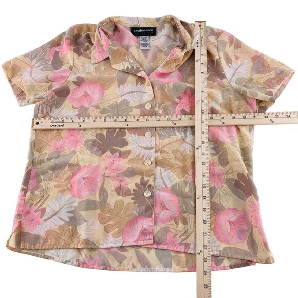 Saga Harbor Petite Floral Button-Up Shirt Size 14P 100% Polyester Pink & Beige - Picture 3 of 5